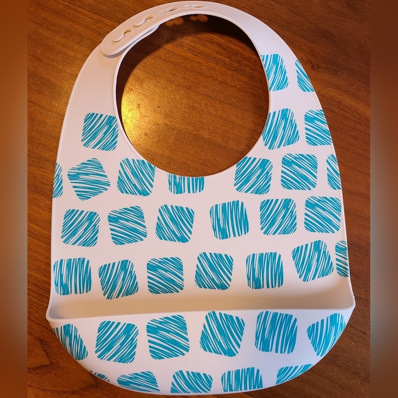 Nuby silicone bibs - Picture 8 of 9